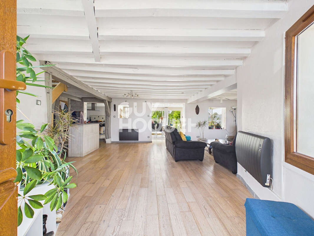 Charmante maison 6 pièces à vendre à Amfreville-sur-Iton - Rare sur le marché ! - photo 2