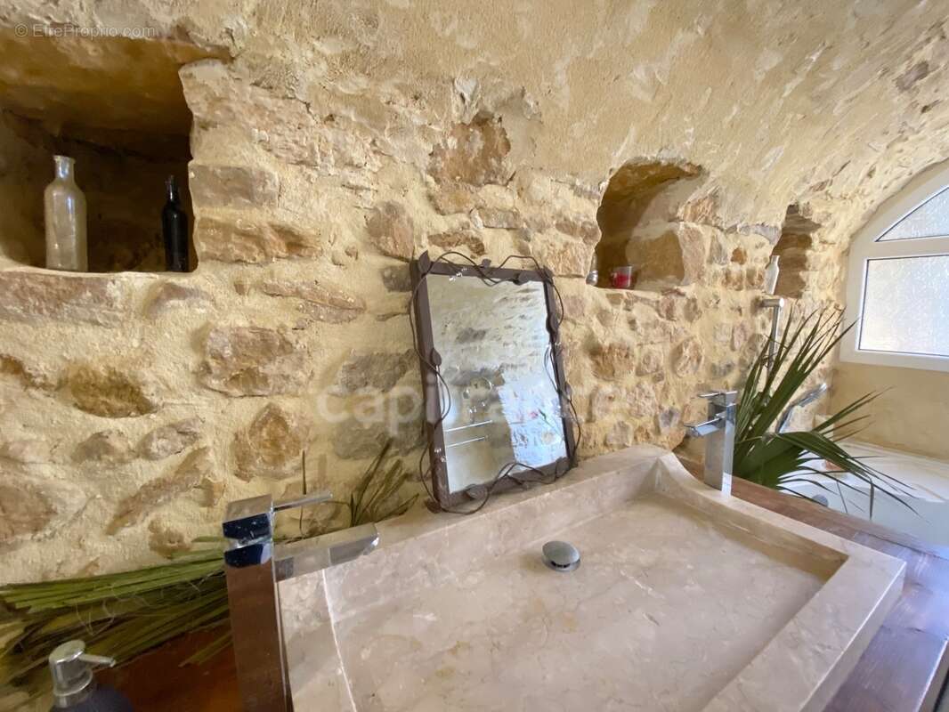 Entre Uzès et La Roque-sur-Cèze, Éden Provençal : Mas du XVIIIe & Son Domaine Privé sur 3,3 hectares - photo 21