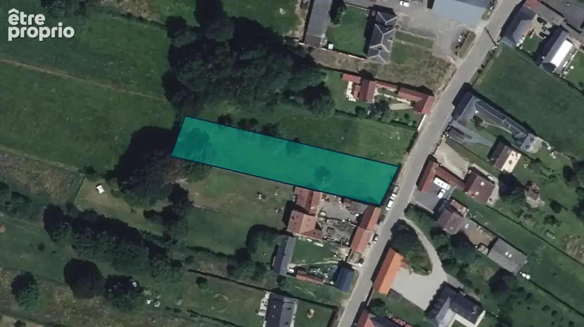 Terrain à AUMONT