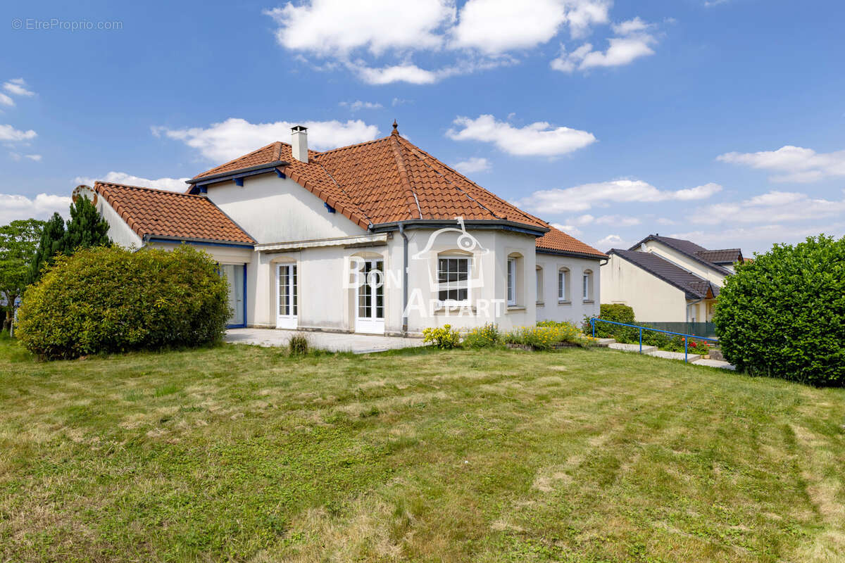 Maison à SAINTE-MARIE-AUX-CHENES