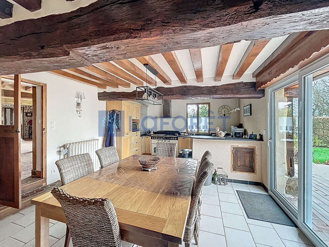 Maison à SAINT-OUEN-D'ATTEZ