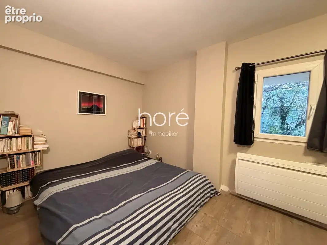 Maison 255 m² à La Celle-Saint-Cyr  - photo 8