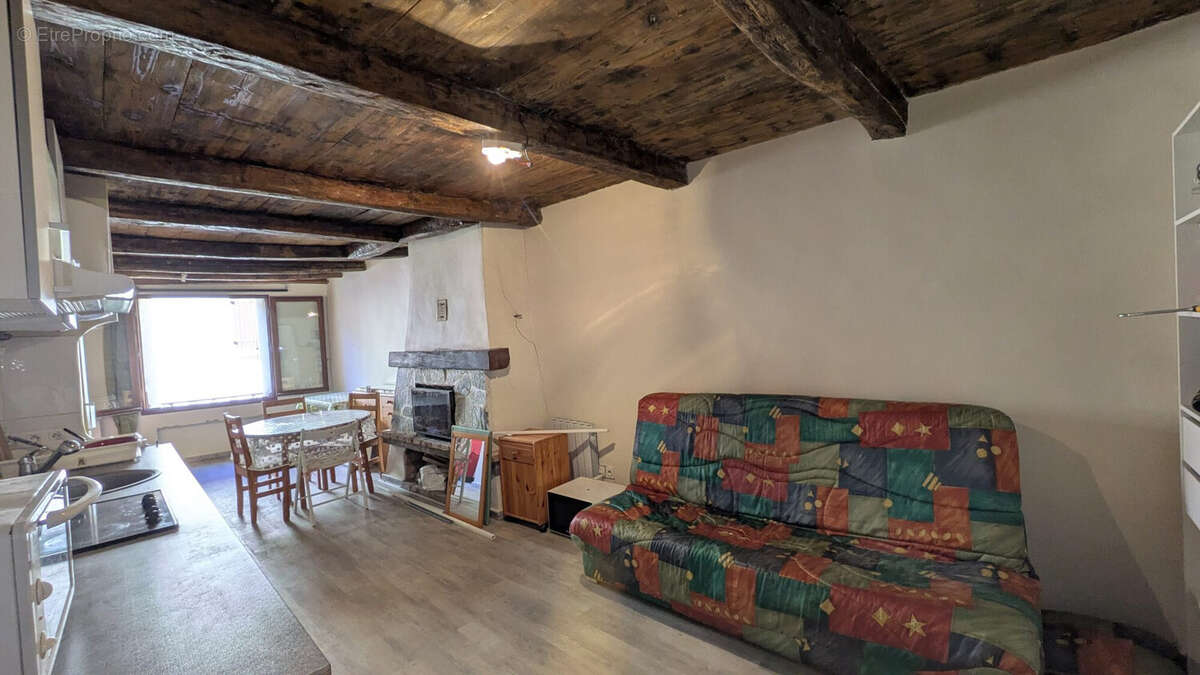 Appartement à VEYNES