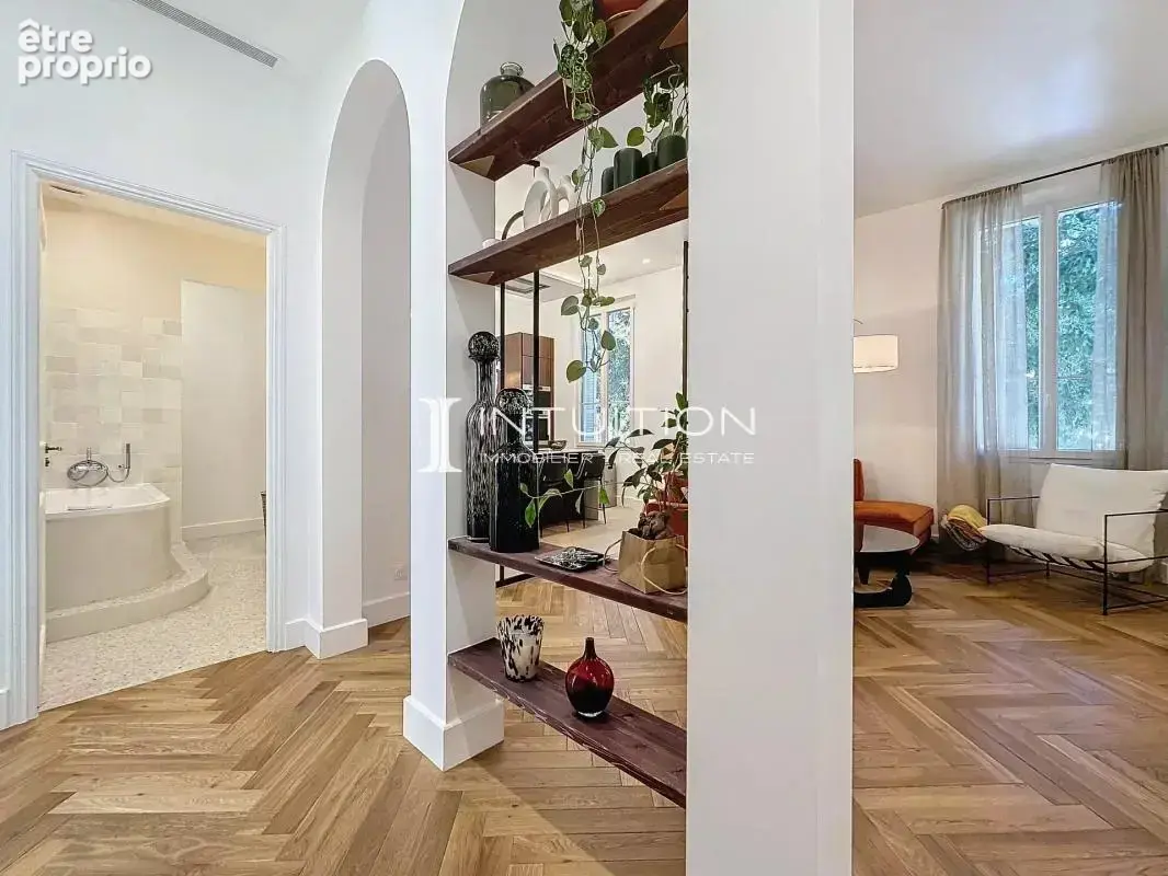 Antibes - Centre : Vaste appartement bourgeois avec terrasse - photo 20