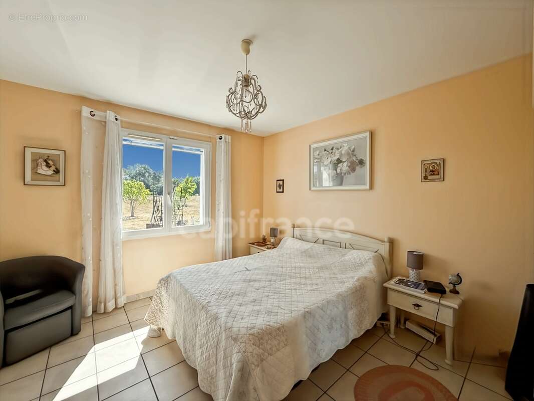 Maison Plain-Pied Lumineuse de 2008, 4 chambres - photo 6