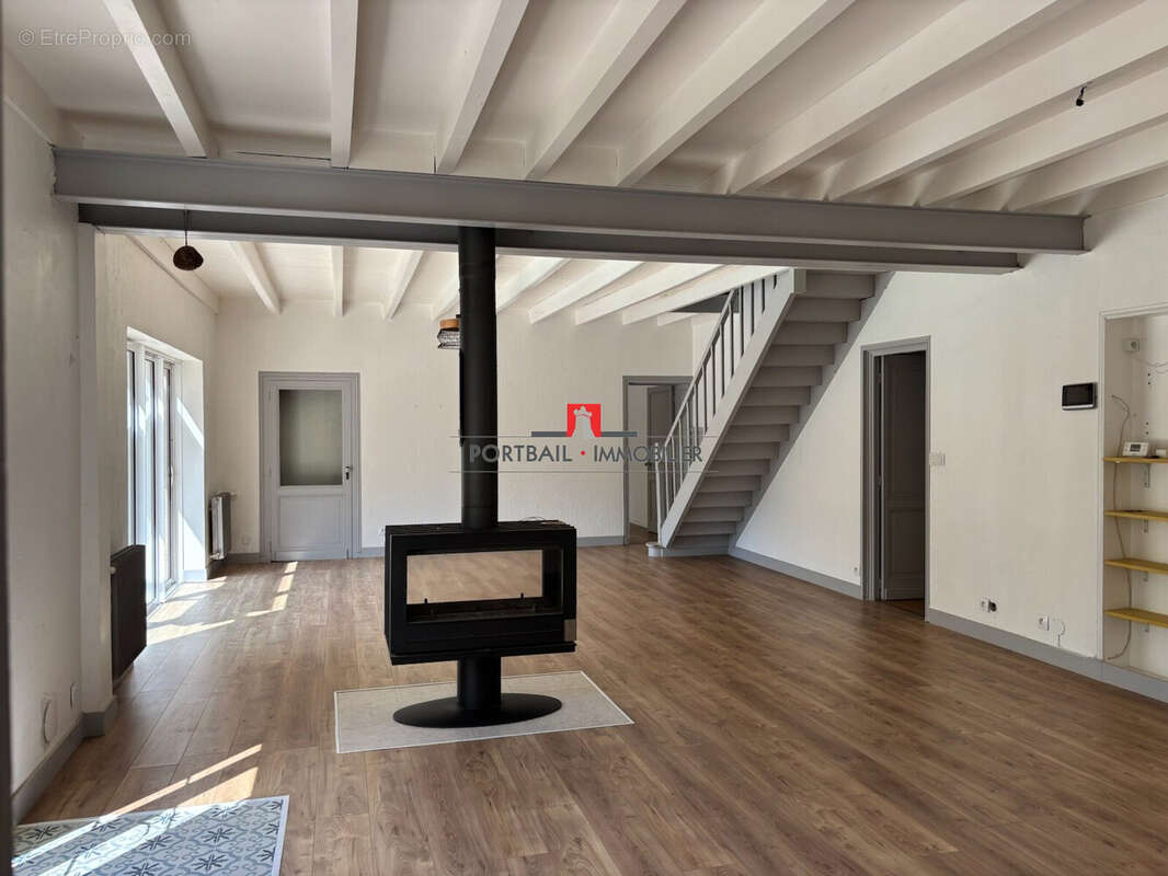 Maison 189 m² à Saint-Andre-De-Cubzac  - photo 9