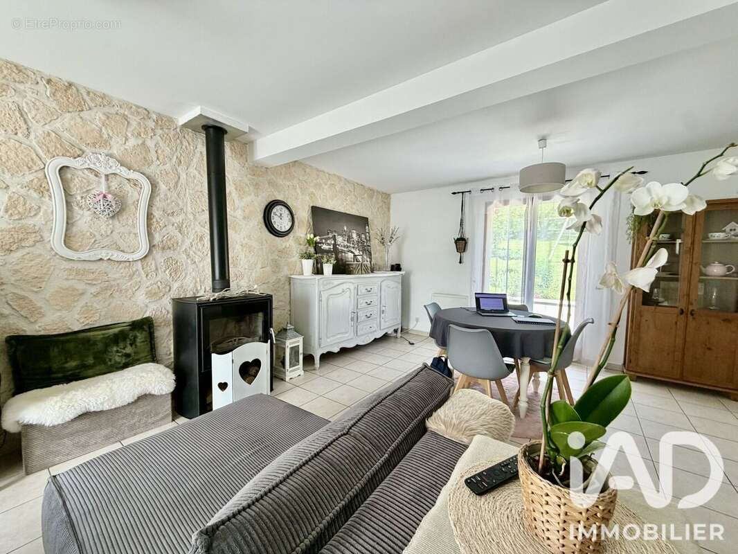 Photo 2 - Maison à ROBERVAL