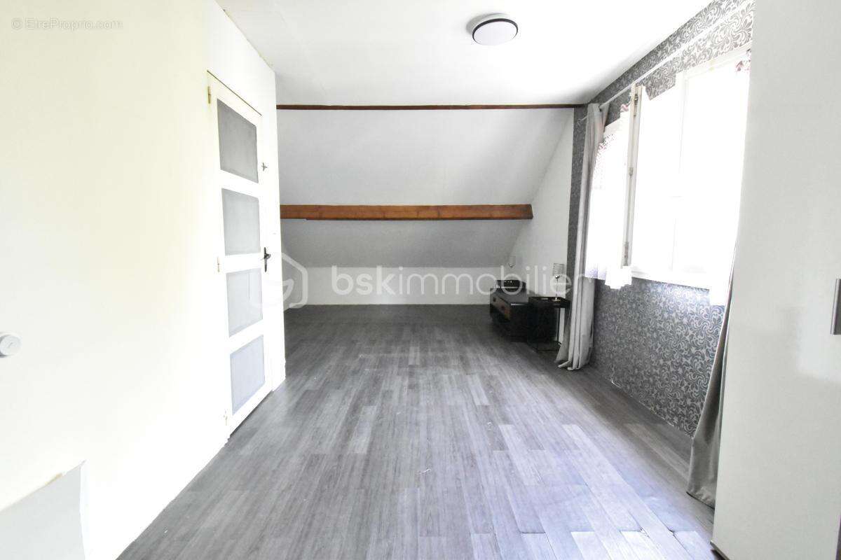 Maison familiale d'environ 135 m² – 4 chambres – Sous-sol total – Jardin clos – Étréchy - photo 17