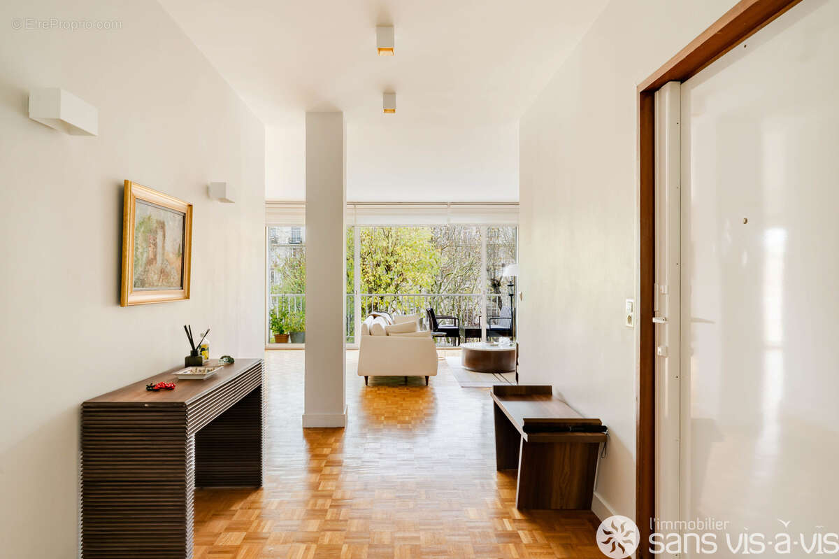 Appartement à NEUILLY-SUR-SEINE