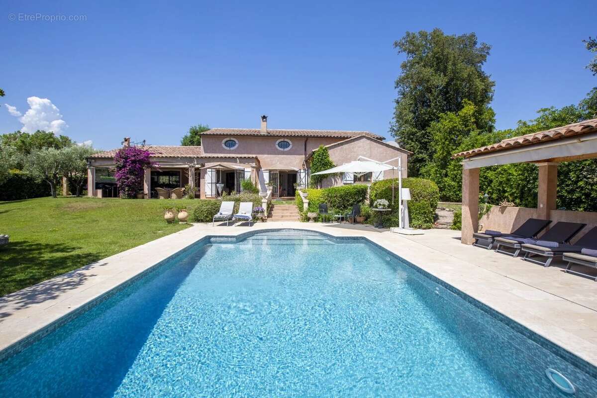 Maison à VALBONNE
