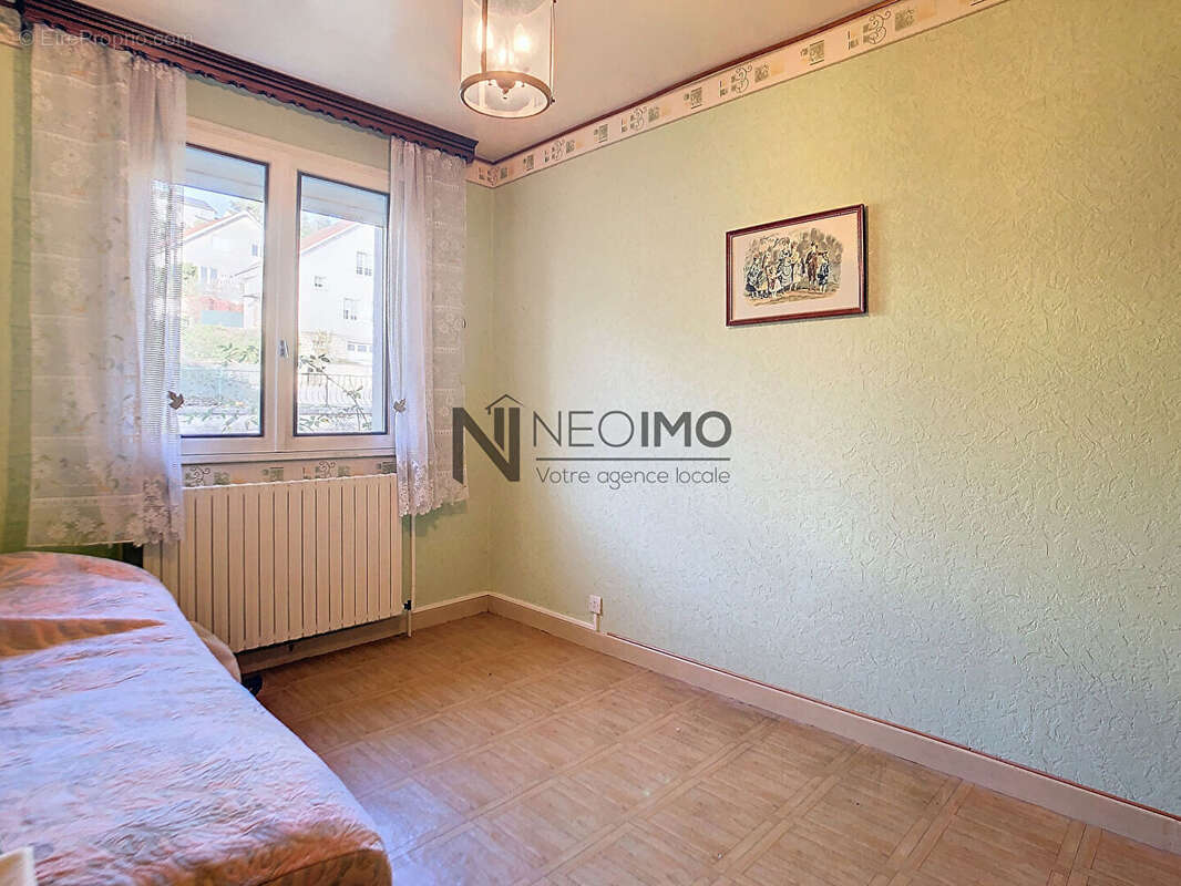 Maison à NEUFCHATEAU