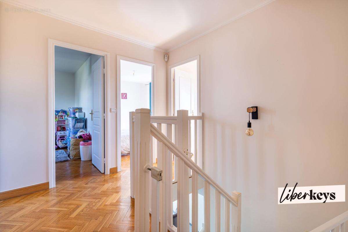 Maison à LA VILLE-DU-BOIS