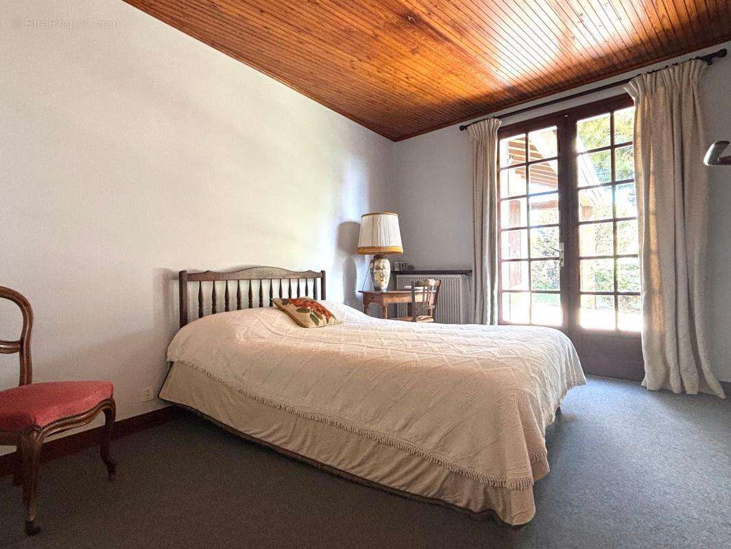 Maison à LA BREE-LES-BAINS