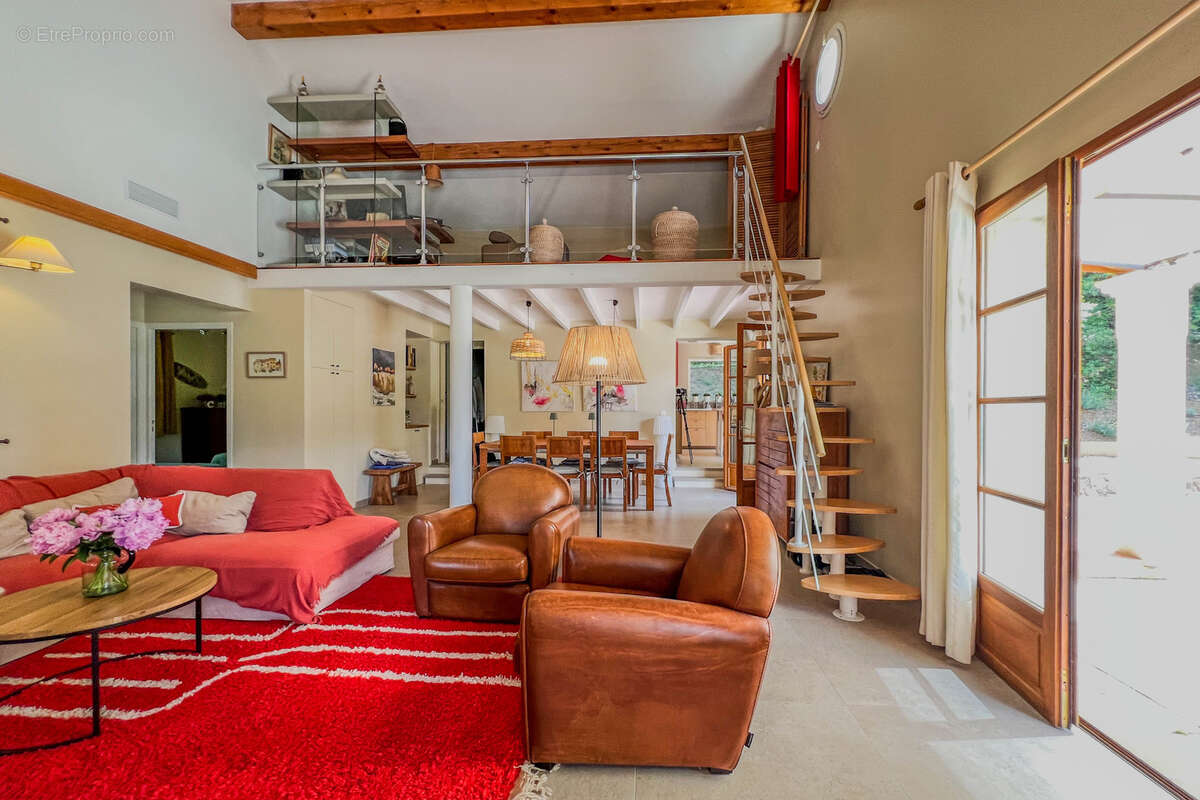 Maison à COLLOBRIERES