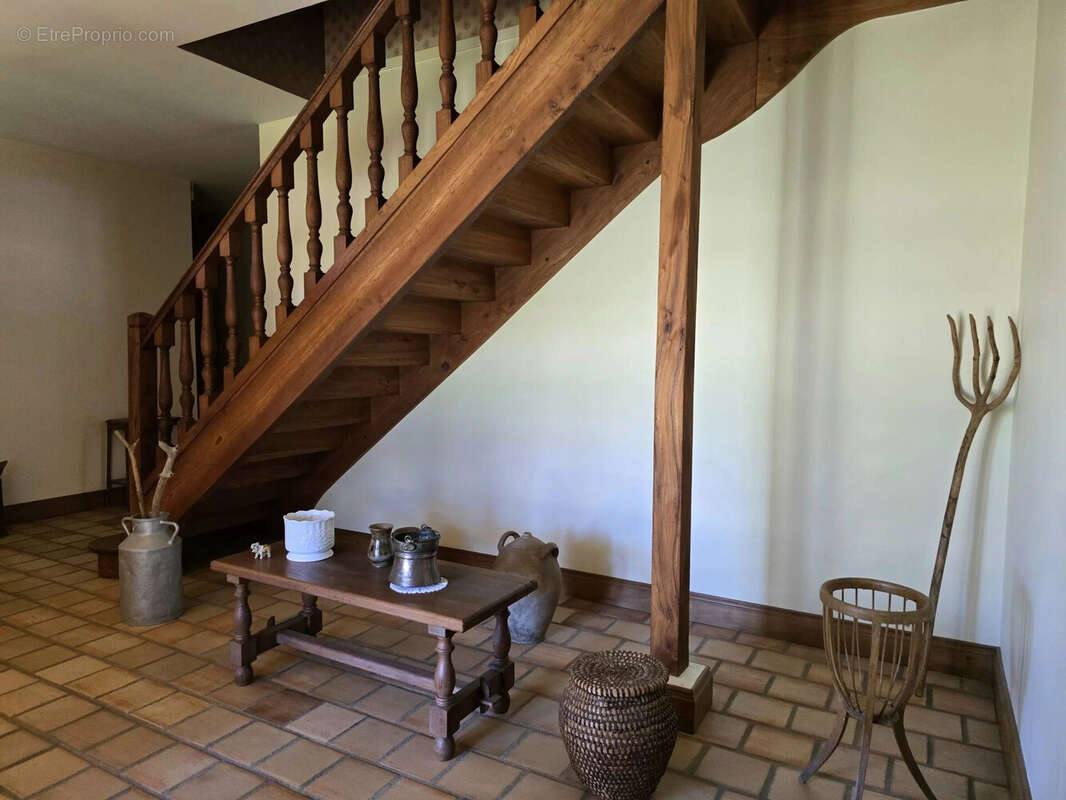 Maison à COURGEAC