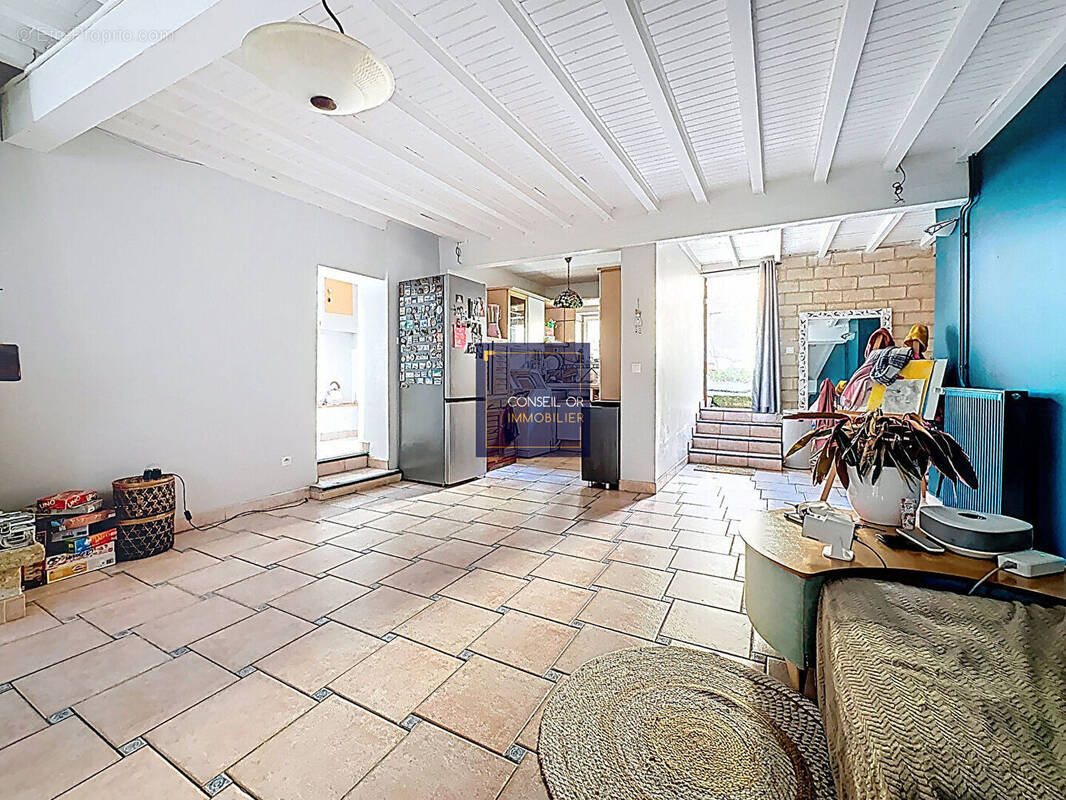 Maison à GREZIEU-LA-VARENNE