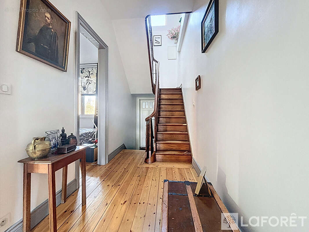 Maison à LA CHAPELLE-D'ARMENTIERES