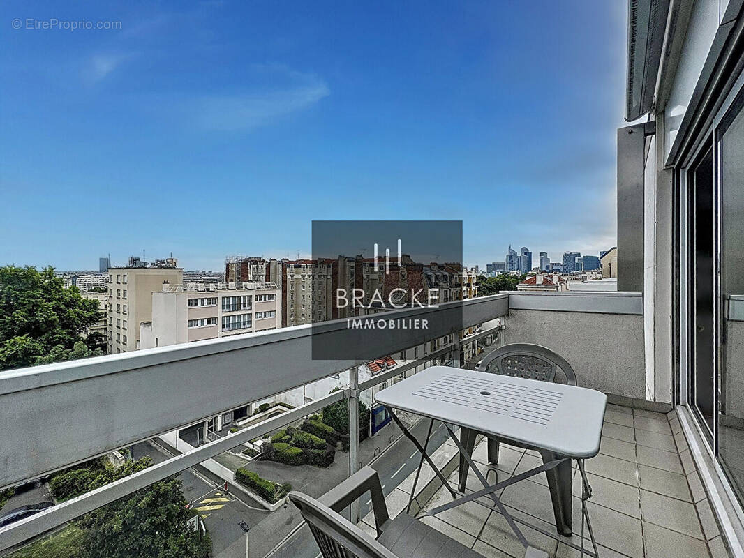 Appartement à COURBEVOIE