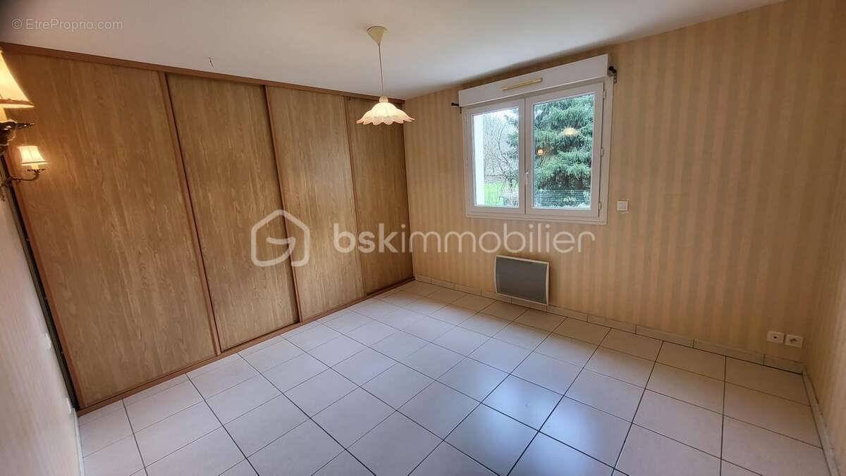 Maison à MESNIL-CLINCHAMPS