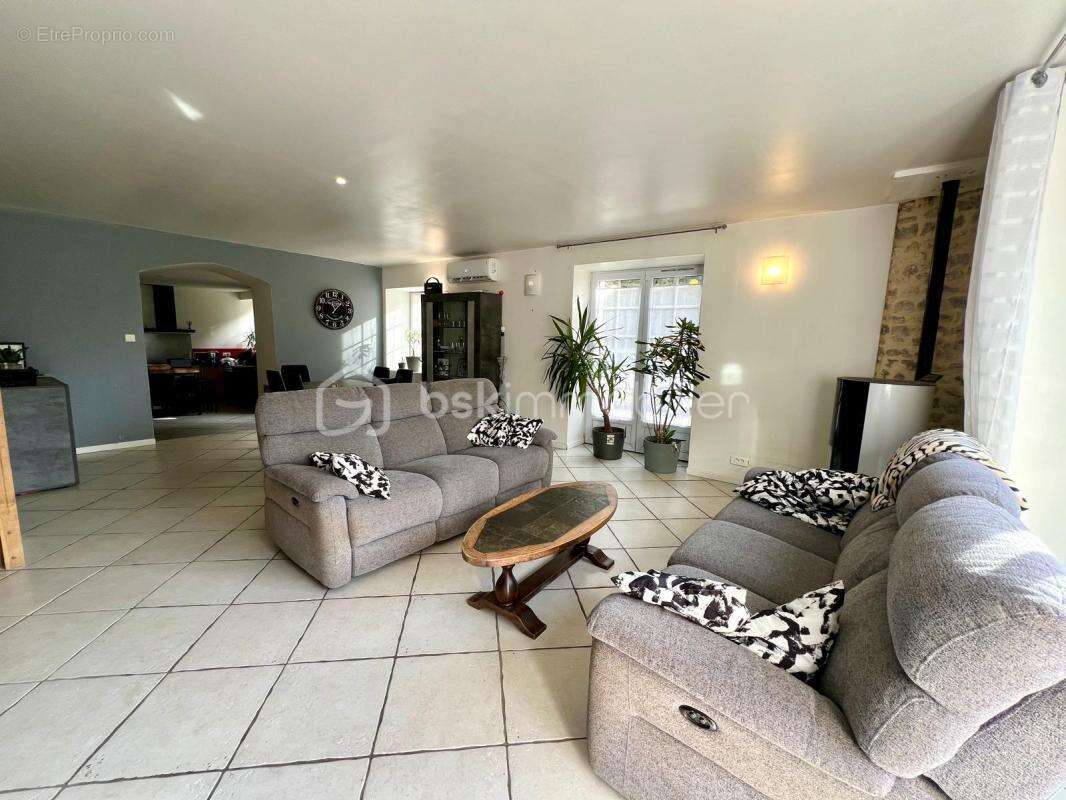 Maison à ANGERVILLE