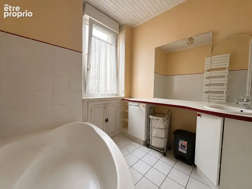 SOUS COMPROMIS Maison à rafraîchir avec charme des années 30 - Rare et ensoleillée ! - photo 12