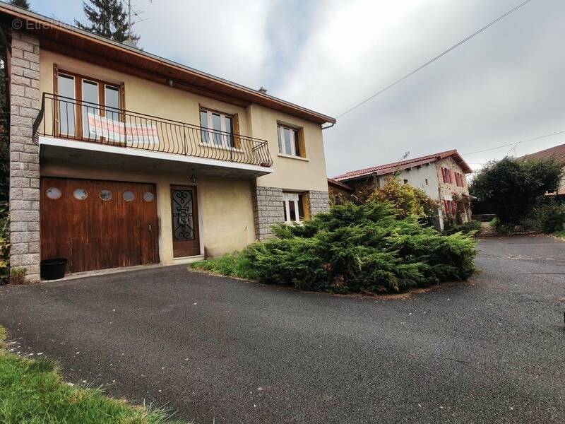 Maison à SAINT-REMY-SUR-DUROLLE