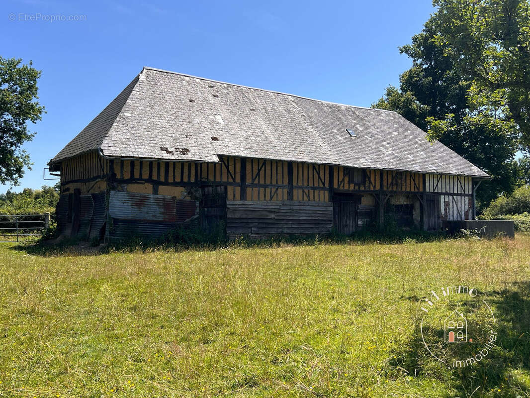 Terrain à PONT-L'EVEQUE
