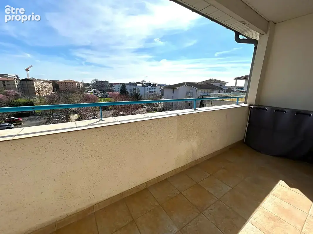 BLAGNAC - Vaste T3 lumineux de 86 m²  climatisé - Dernier étage avec balcon et vue dégagée - photo 4