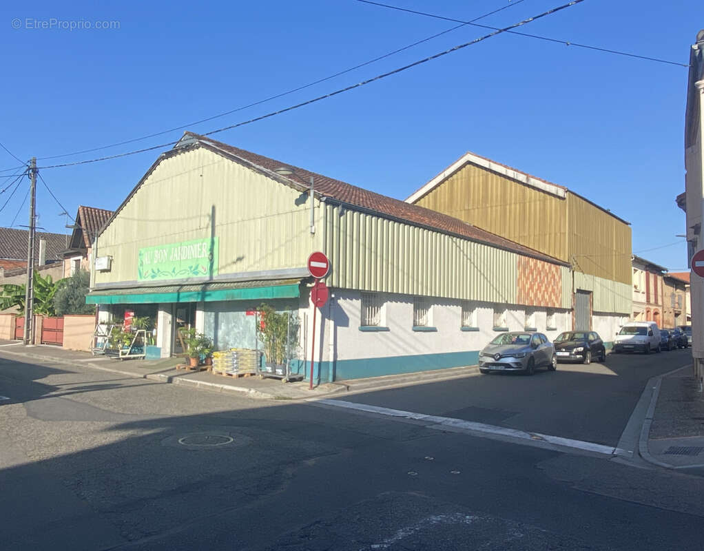 Immeuble avec local commercial et entrepôt CASTELSARRASIN - photo 6