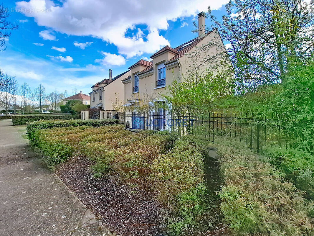 Maison à BAILLY-ROMAINVILLIERS