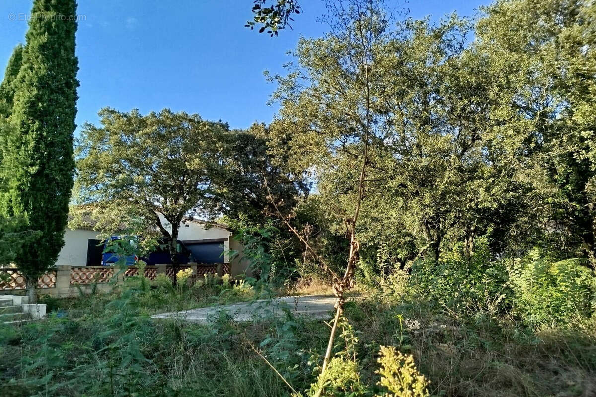 Terrain à VERS-PONT-DU-GARD