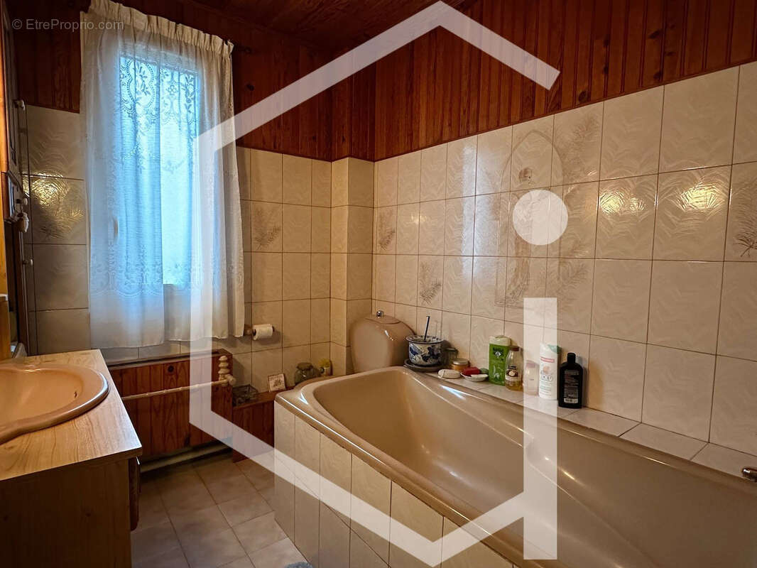 Maison à MAGNY-LES-HAMEAUX