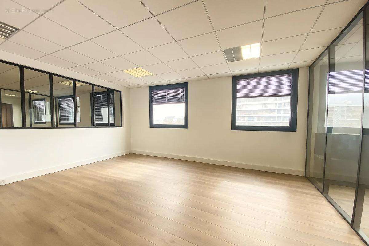 Bureaux à vendre de 208 m² à BOULOGNE BILLANCOURT. Immeuble de bureaux au 6ème étage - photo 2