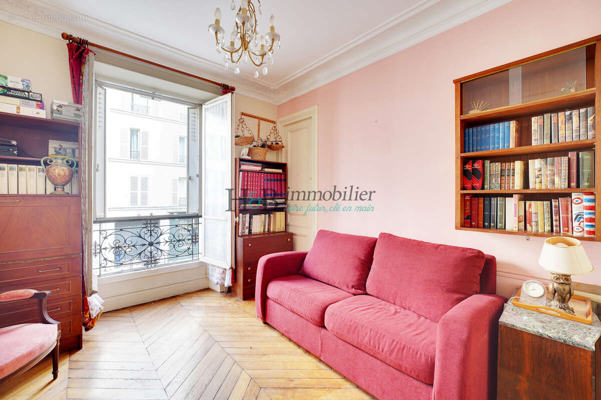 Appartement à PARIS-10E