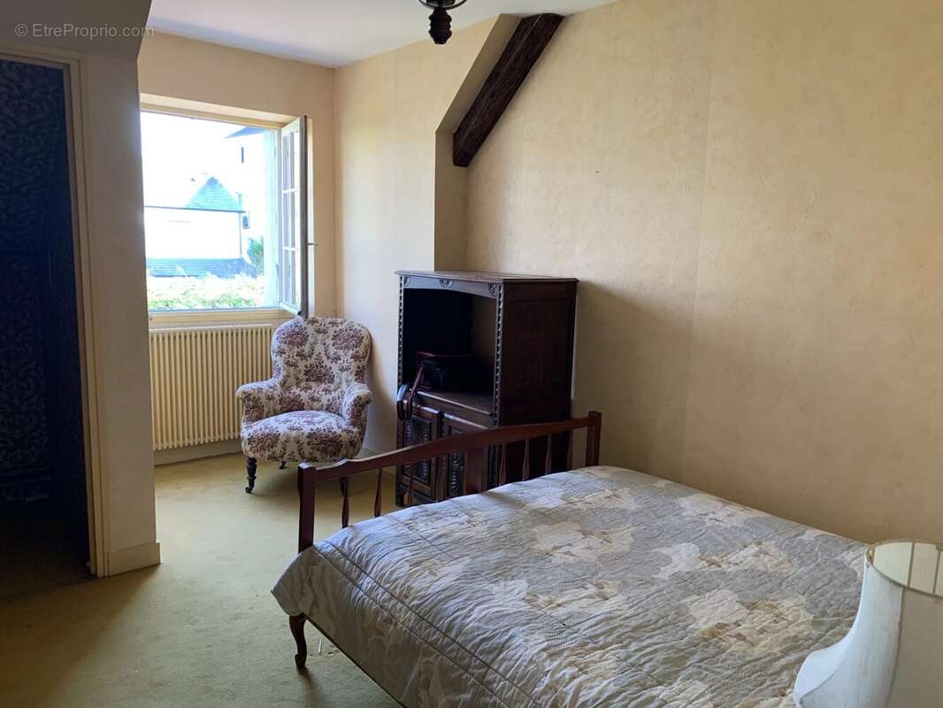 Maison à SAINT-JEAN-DE-LA-RUELLE