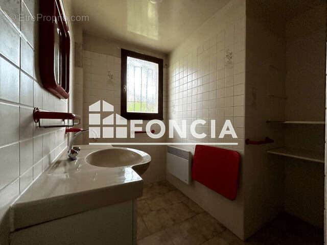 Maison à FONTENAY-LE-VICOMTE