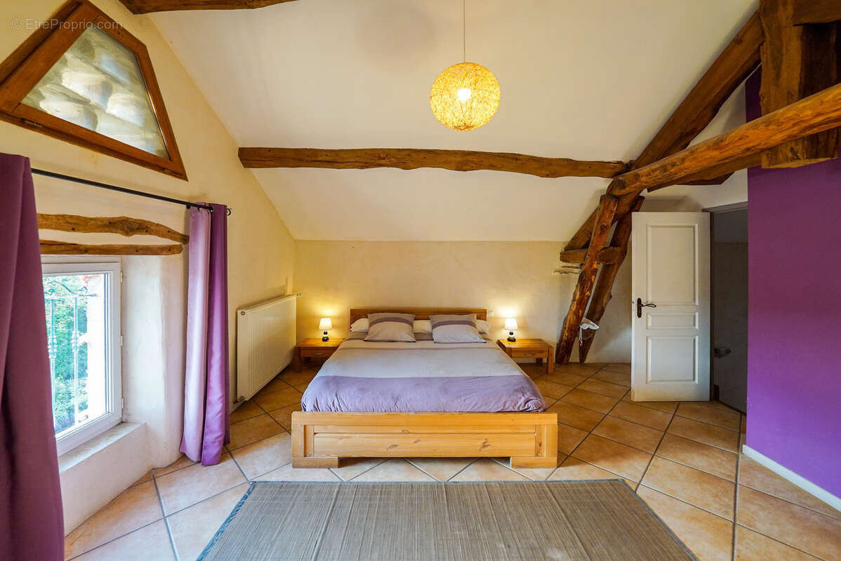 Maison à CASTANET-LE-HAUT