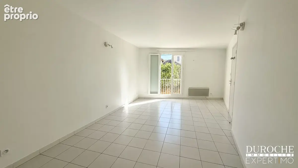 Piolenc, Maison de village rénovée de 90 m2, 2 chambres, balcon - photo 4
