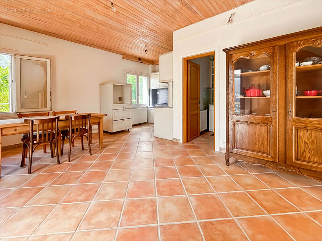 Maison à VERRIERES-LE-BUISSON