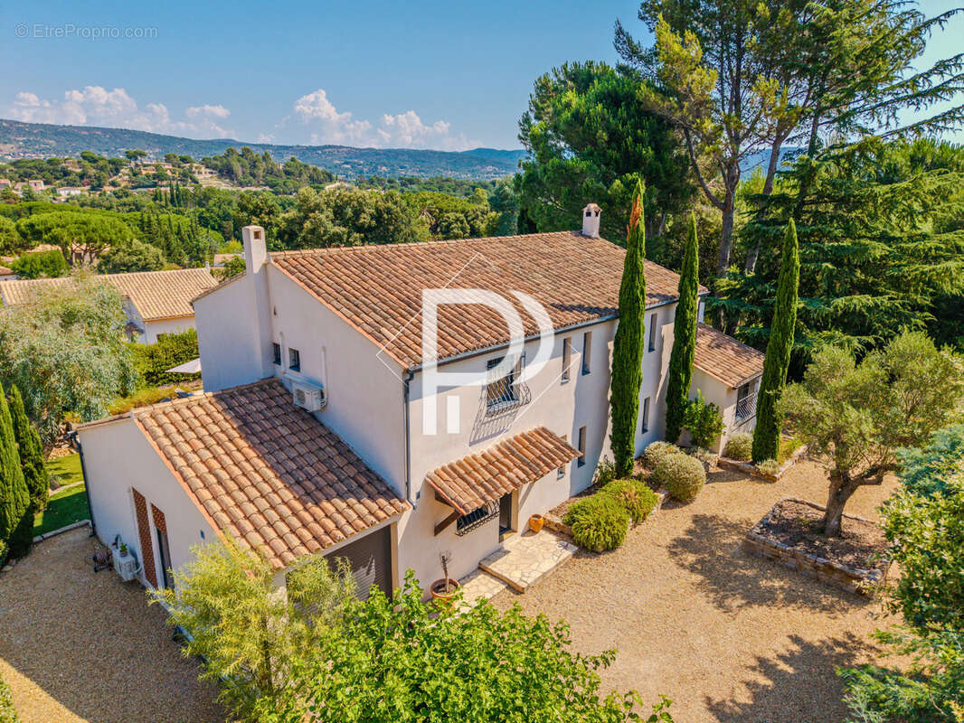 Maison à PLAN-DE-LA-TOUR