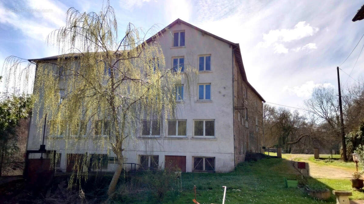 overview - Maison à CHARROUX