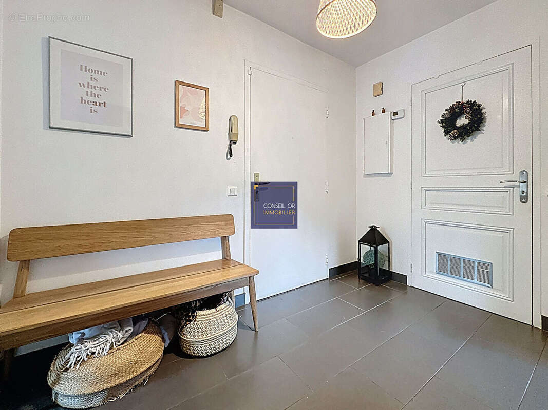 Appartement à SAINT-GENIS-LAVAL
