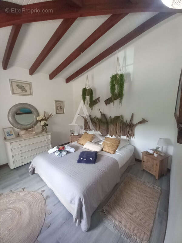 Maison à LES TROIS-ILETS