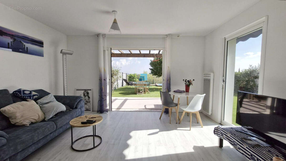 Maison à ROQUEBRUNE-SUR-ARGENS