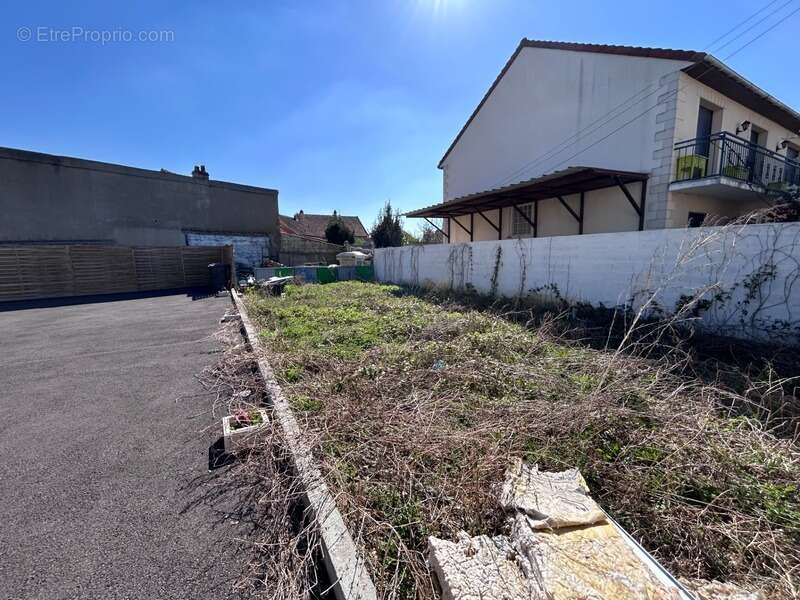 Appartement à PARAY-VIEILLE-POSTE