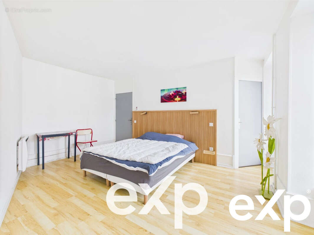 Maison à COULMIER-LE-SEC