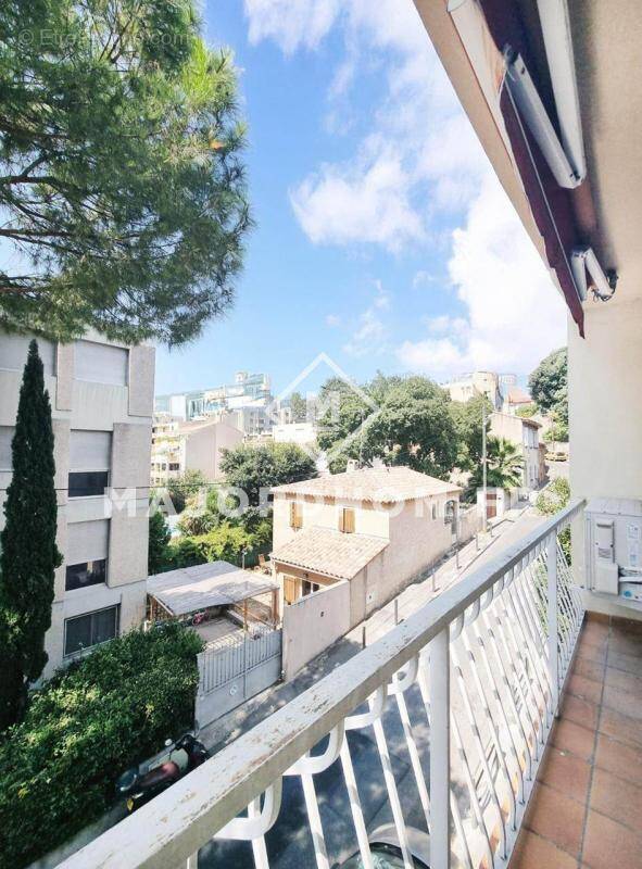 Appartement à MARSEILLE-4E