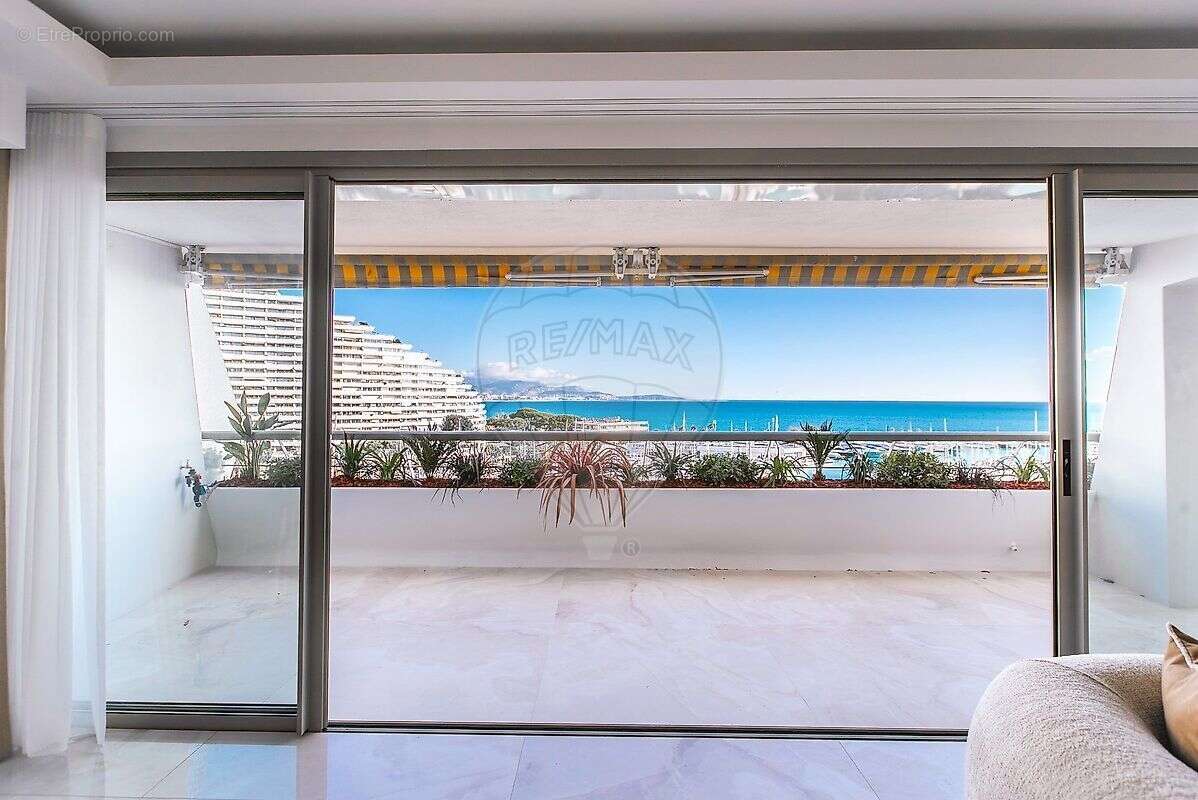 Appartement à VILLENEUVE-LOUBET