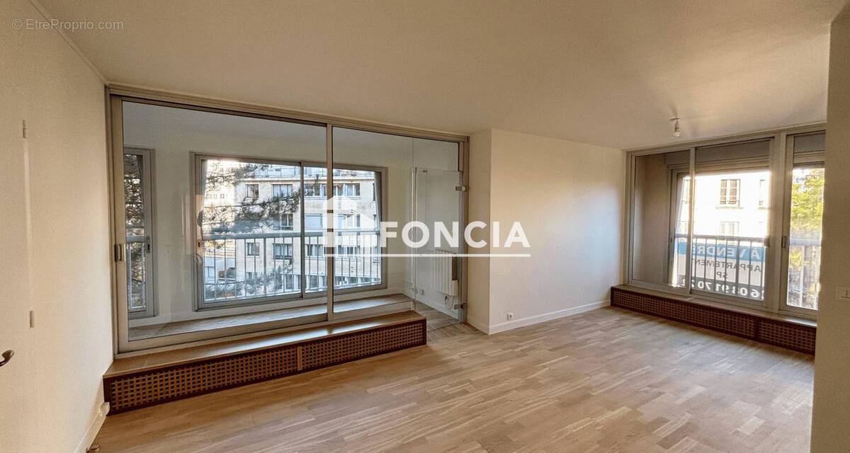 Appartement à PARIS-20E