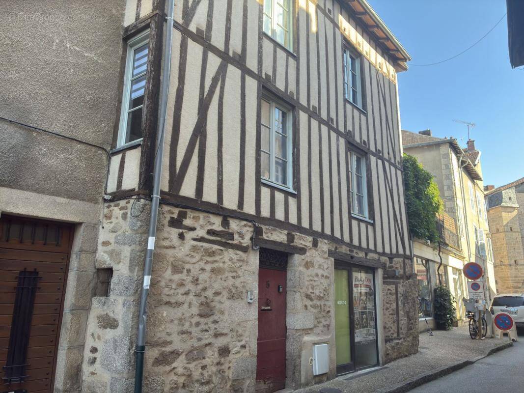 Appartement à SAINT-LEONARD-DE-NOBLAT